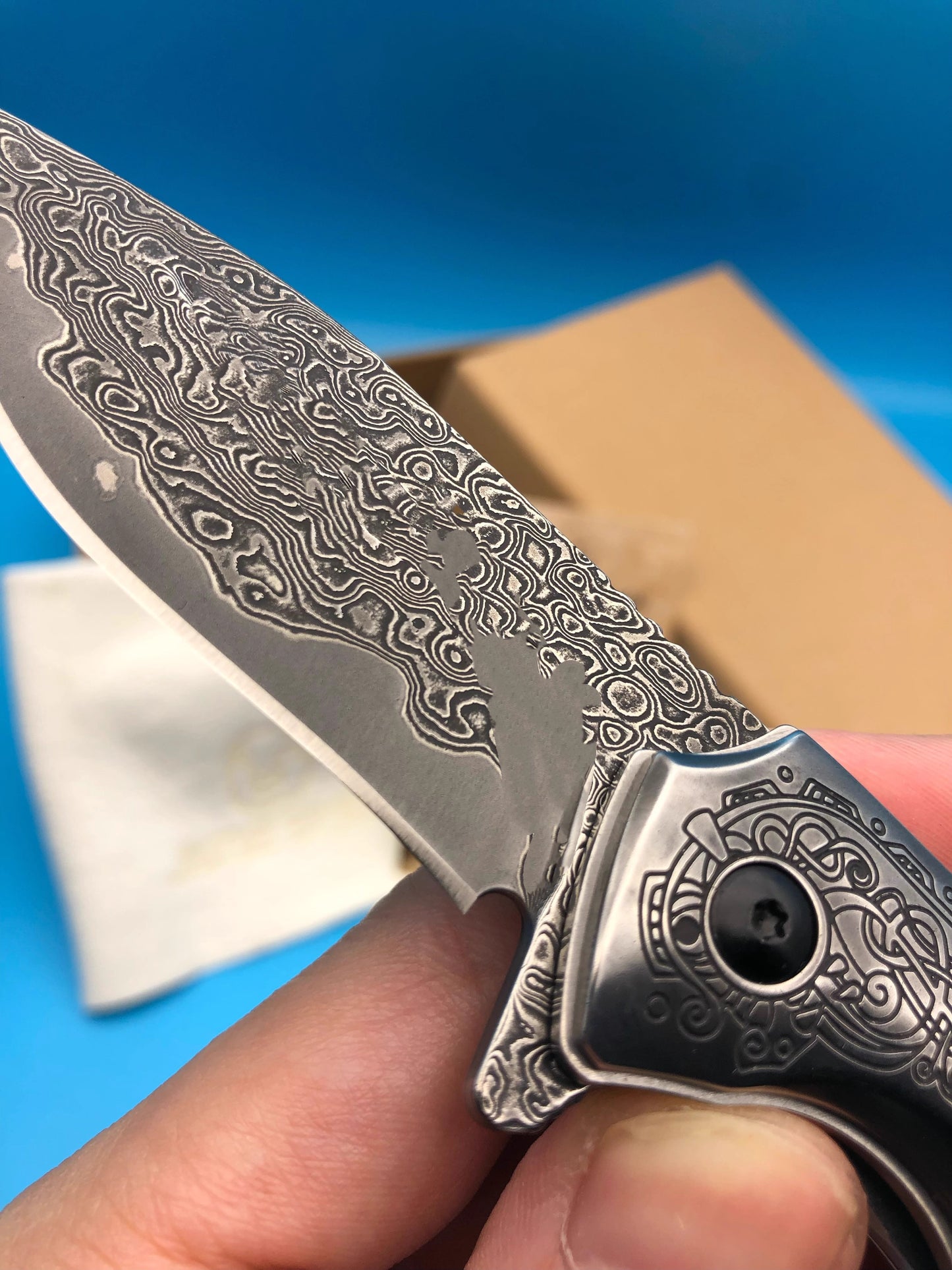 Folding Knife | Damascus Pattern Steel | Desert Ironwood Handle | Yellow Dragon