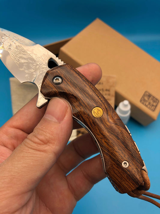 Folding Knife | Damascus Steel | VG10 Steel | Bull