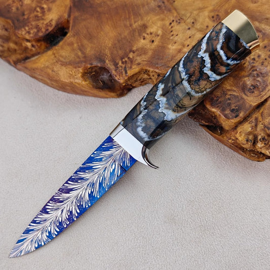 Feather Pattern Damascus Steel Hunting Knife Collection Level
