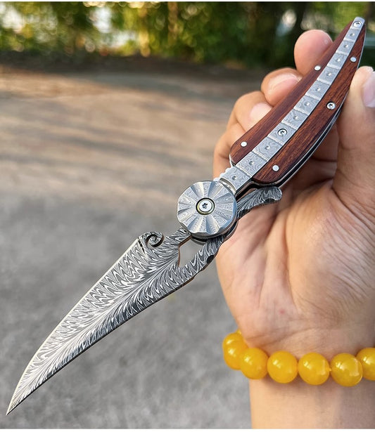Damascus Steel Feather Pattern Folding Knife High Hardness