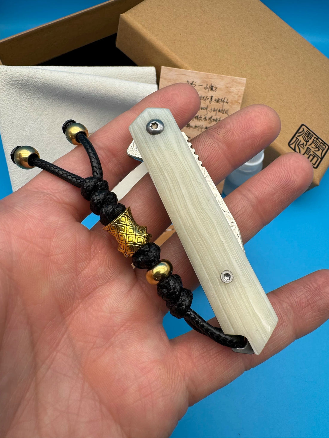 Cube Folding Knife: A Minimalist Masterpiece of Style and Utility