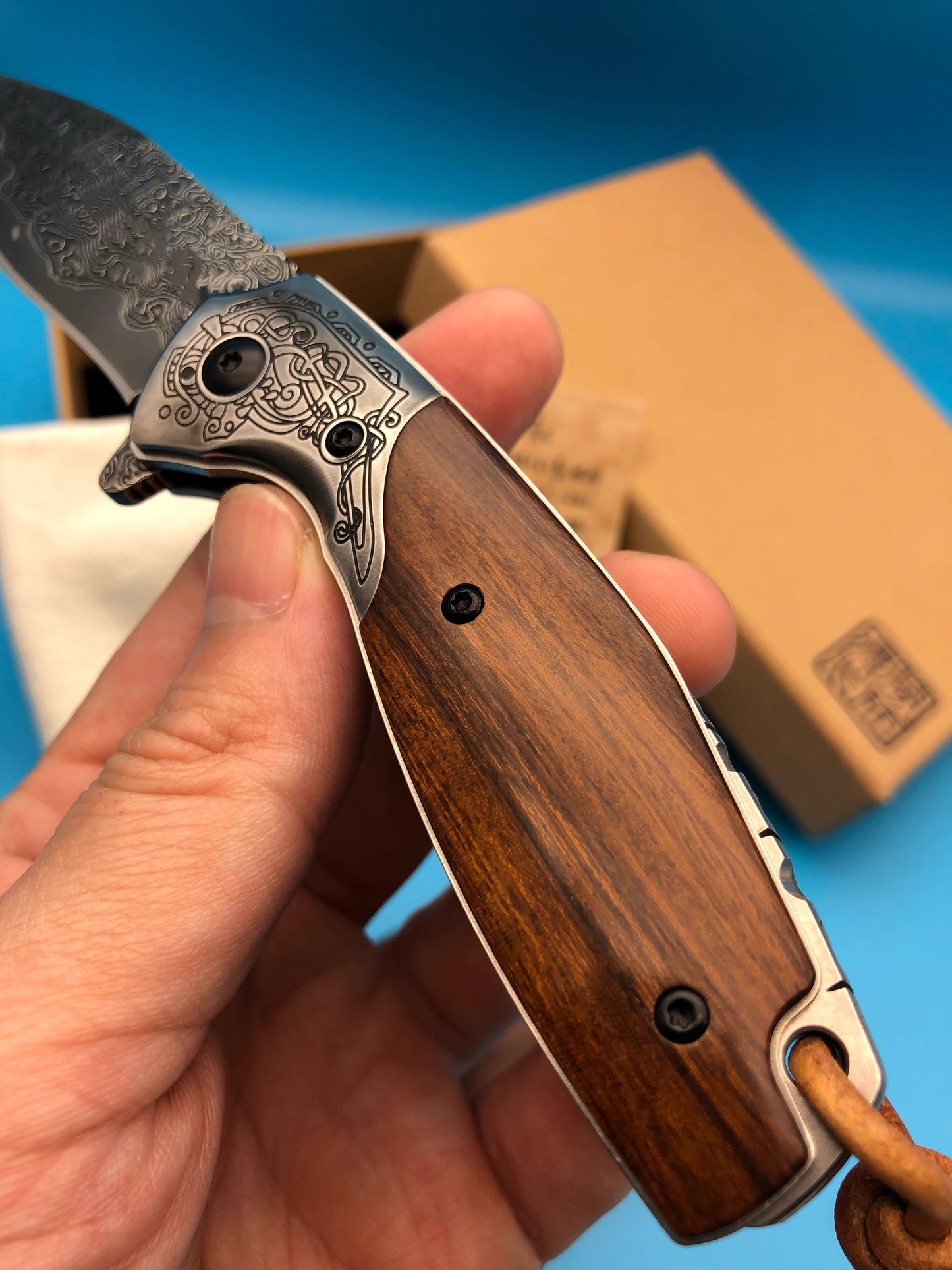 Folding Knife | Damascus Pattern Steel | Desert Ironwood Handle | Yellow Dragon
