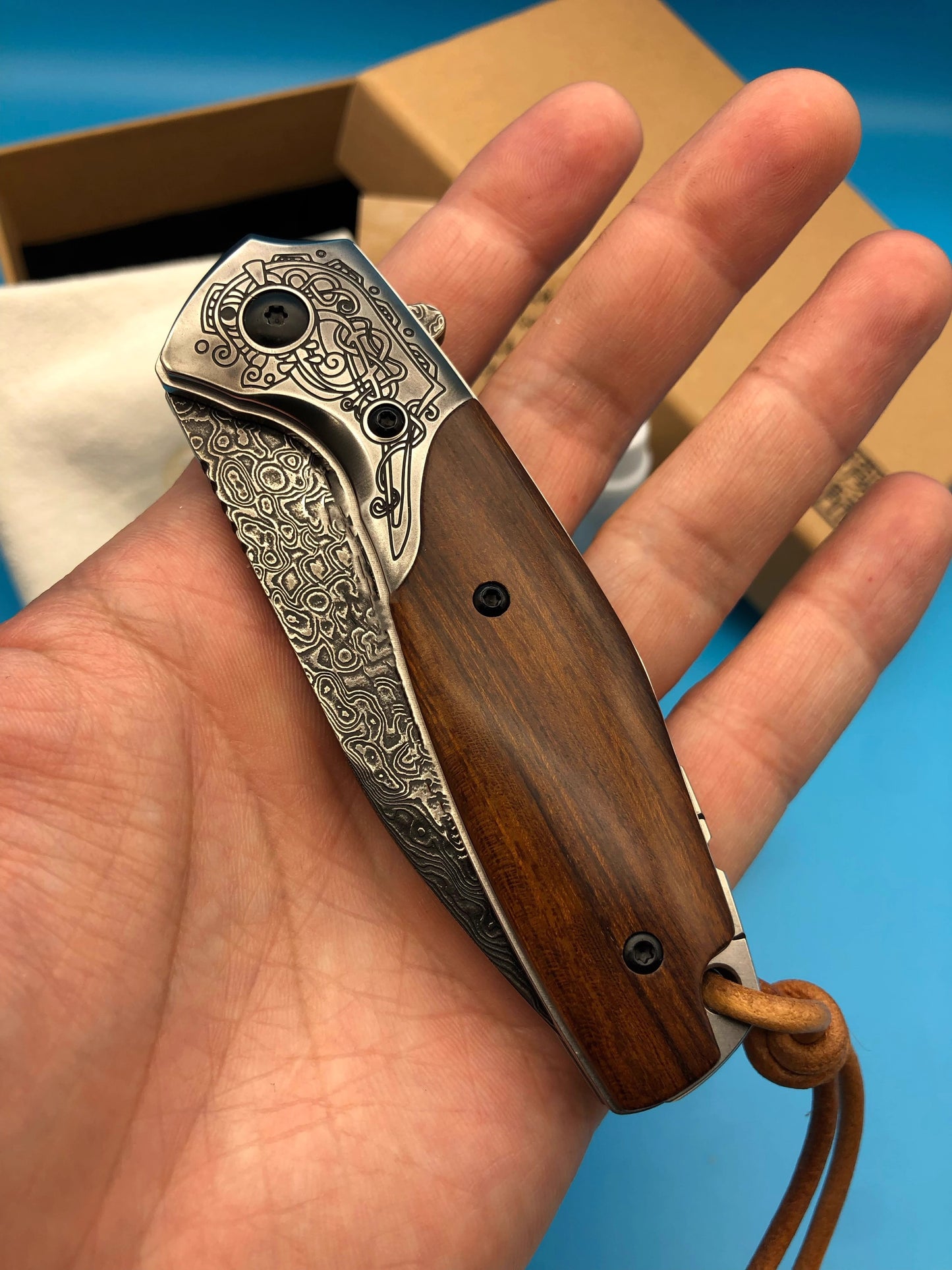 Folding Knife | Damascus Pattern Steel | Desert Ironwood Handle | Yellow Dragon
