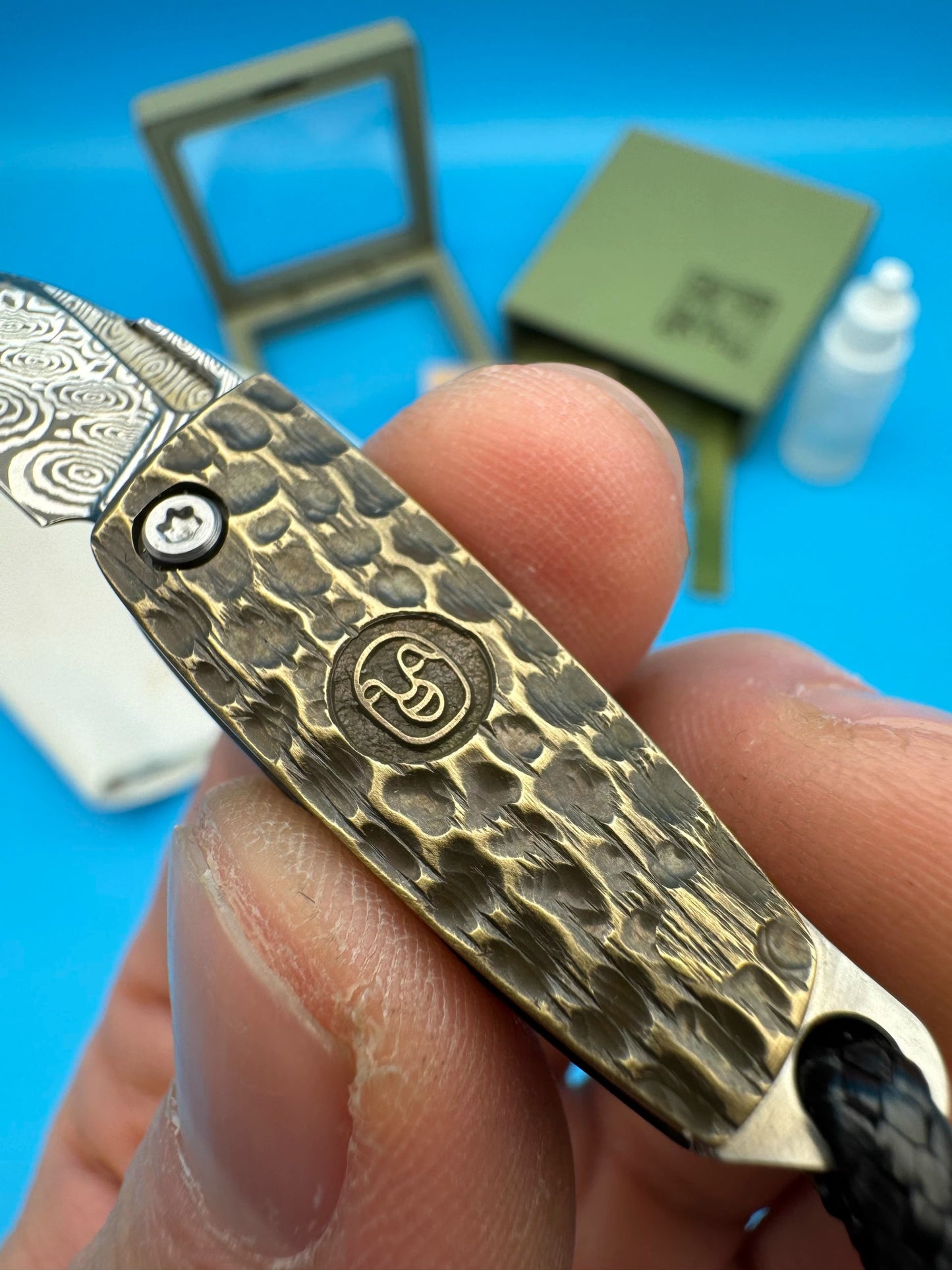 Pocket Knife | Swiss Powder Steel | Damascus Steel | Golden Cicada